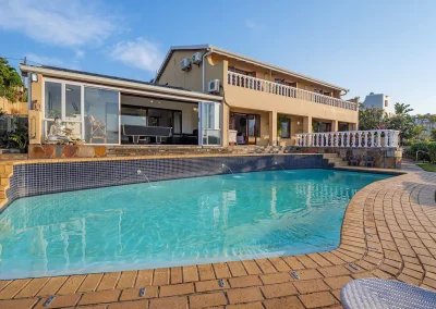 Salt water pool with fountains